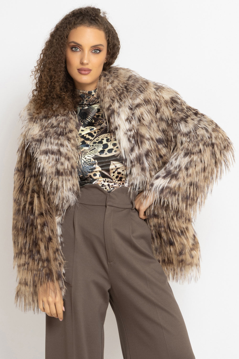 OVERSIZED FAUX FUR COAT WITH LARGE SHAWL COLLAR IN SERVAL PRINT AND BELT - ESSENTIALS JIORO ОВЪРСАЙЗ ПАЛТО ОТ ИЗКУСТВЕН КОСЪМ С ШАРКА СЕРВАЛ С ГОЛЯМА ШАЛ-ЯКА И КОЛАН - ESSENTIALS JIORO