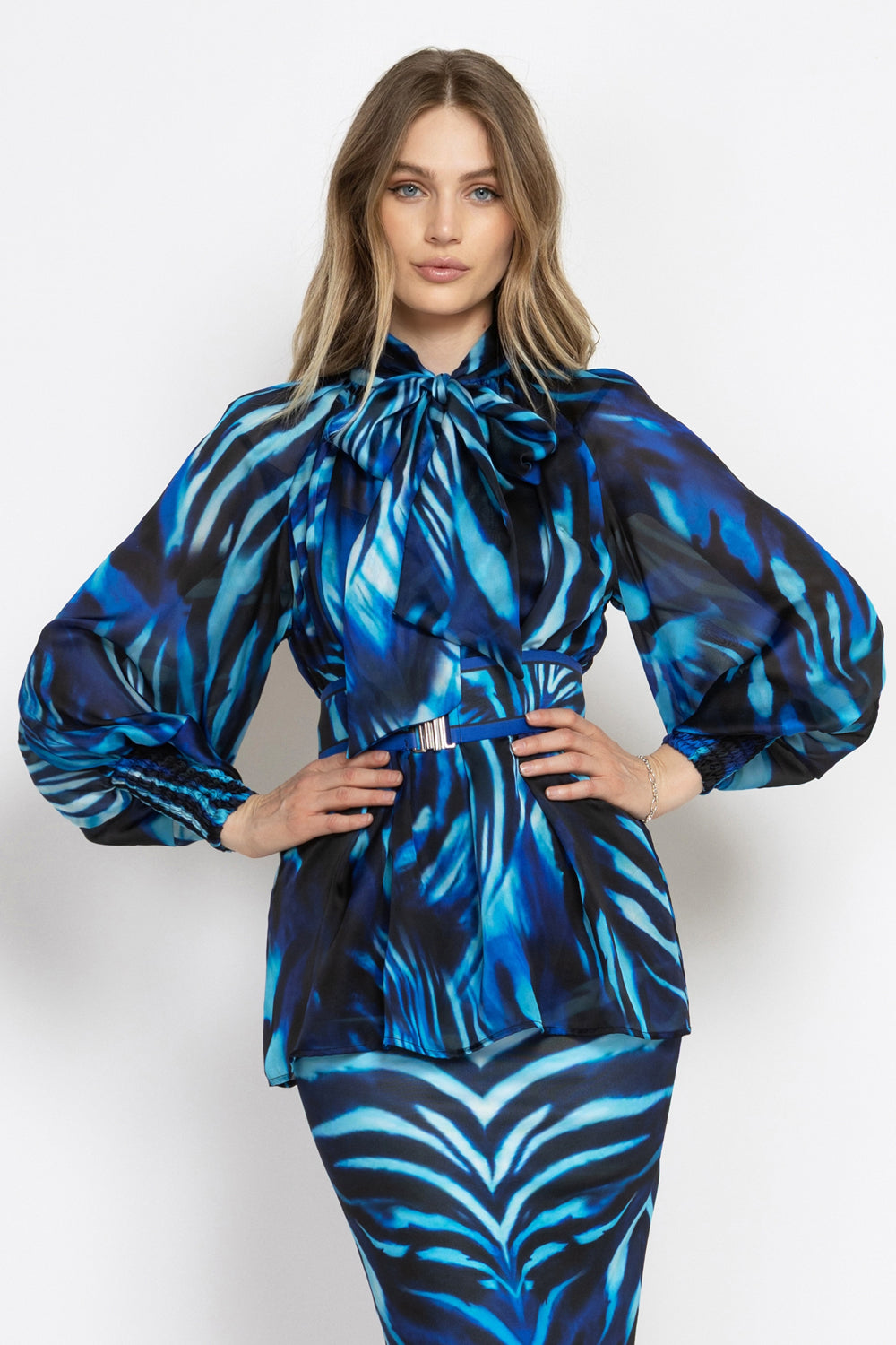 BOHEMIAN BLOUSE WITH PUFF SLEEVES AND TIE-FRONT COLLAR - SHADES OF BLUE JIORO БОХЕМСКА РИЗА ОТ ШИФОН С БОГАТИ РЪКАВИ И ВРЪЗКА - SHADES OF BLUE JIORO