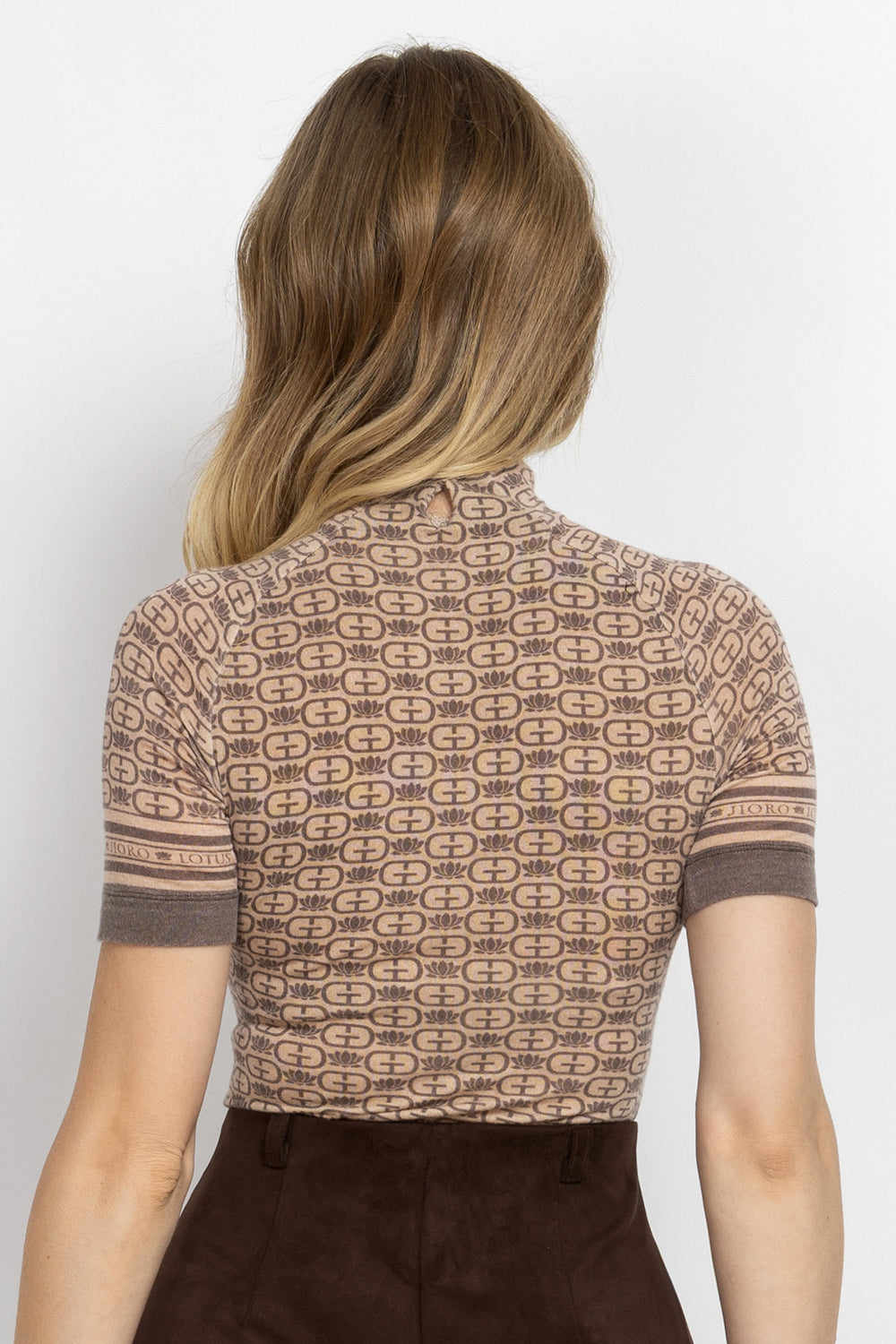 SHORT-SLEEVE MODAL TOP - MOCHA MOUSSE LOGO
