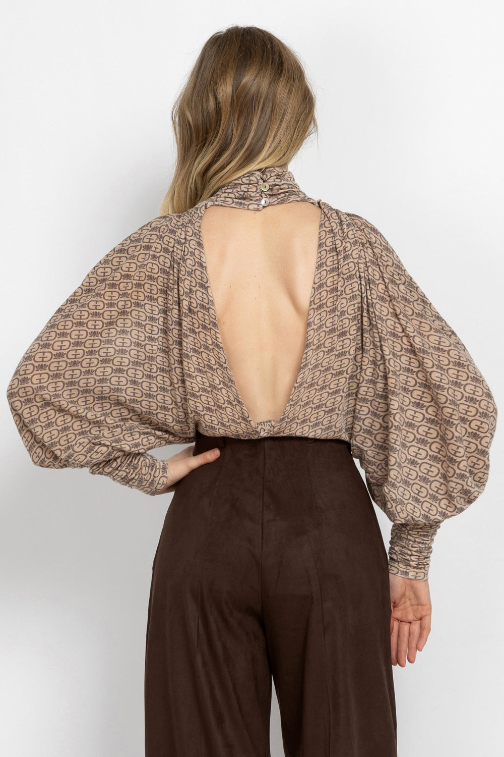 MODAL BATWING TURTLENECK TOP - MOCHA MOUSSE LOGO