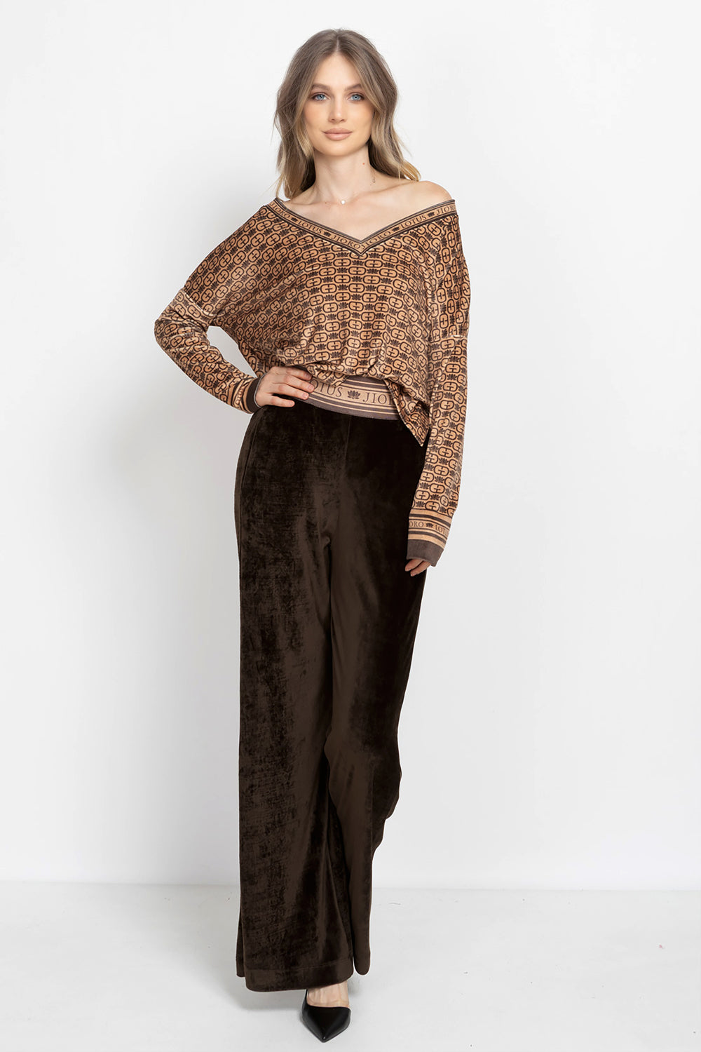 TRUFFLE VELVET WIDE-LEG PANTS WITH MOCHA MOUSSE LOGO WAISTBAND - ESSENTIALS