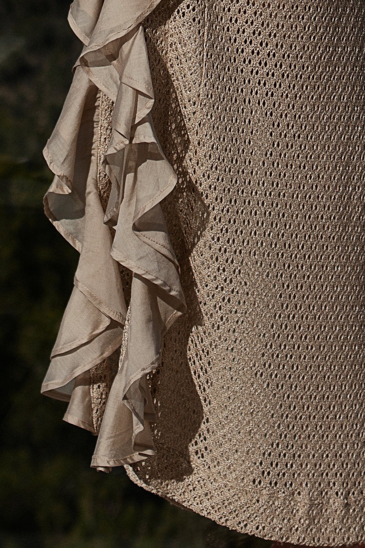 LONG COTTON MESH SKIRT WITH RUFFLES IN BEIGE – ESSENTIALS JIORO ДЪЛГА ПОЛА ОТ ПАМУЧНА МРЕЖА С ВОЛАНИ - ESSENTIALS JIORO
