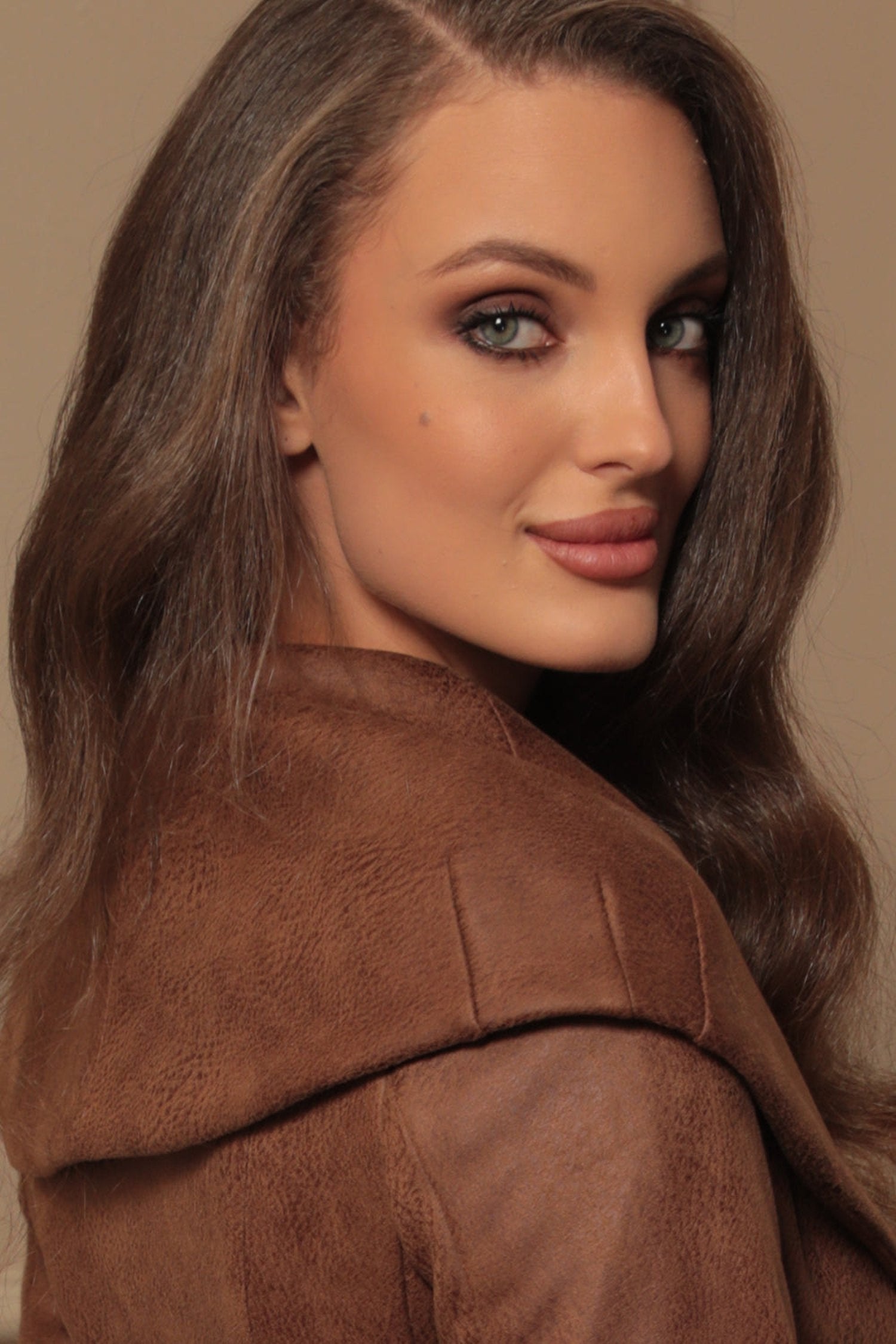 SUEDE-LOOK BLAZER WITH ASYMMETRICAL CLOSURE IN BROWN- ESSENTIALS JIORO БЛЕЙЗЕР С ШАЛ ЯКА ОТ ВЕЛУР В КАФЯВО - ESSENTIALS JIORO