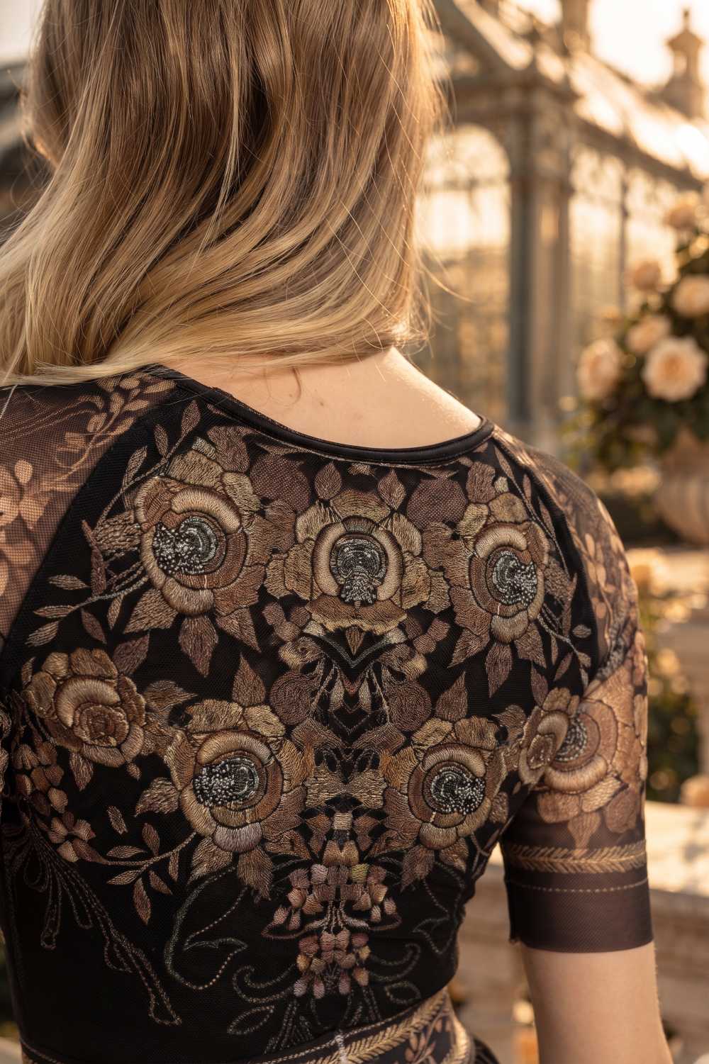SHORT-SLEEVE MESH BODYSUIT WITH MODAL LINING - GOLDEN ROSES JIORO  МРЕЖЕСТО БОДИ С КЪС РЪКАВ И ПОДПЛАТА ОТ МОДАЛ - GOLDEN ROSES JIORO