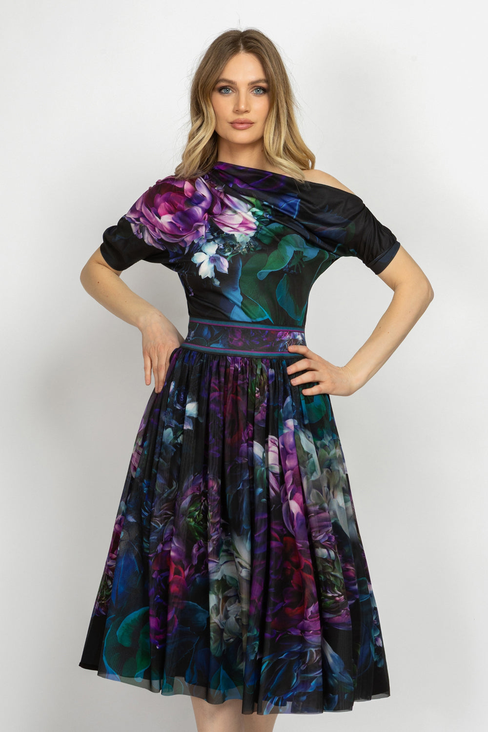 MESH SKIRT WITH ELASTIC WAIST AND VISCOSE LINING - PEONIES JIORO  ПОЛА ОТ МРЕЖА С ЕЛАСТИЧЕН КОЛАН И ВИСКОЗНА ПОДПЛАТА - PEONIES JIORO