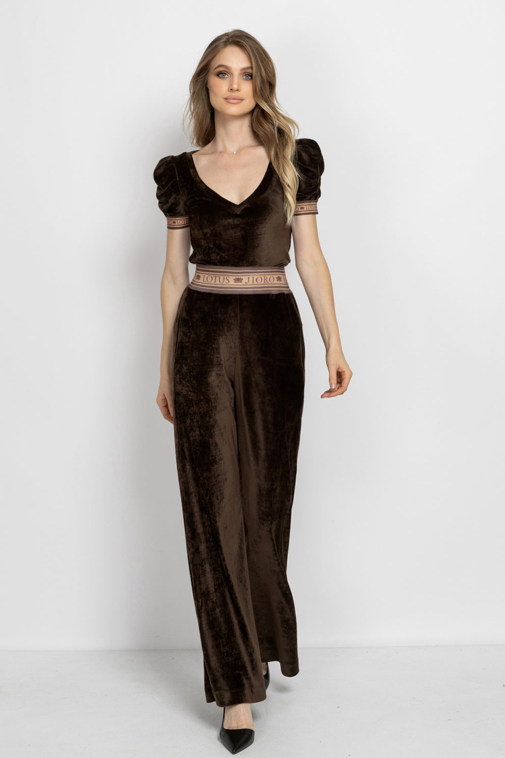 TRUFFLE VELVET WIDE-LEG PANTS WITH MOCHA MOUSSE LOGO WAISTBAND - ESSENTIALS