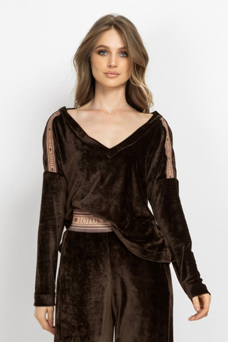 TRUFFLE RELAXED V-NECK VELVET TOP WITH MOCHA MOUSSE LOGO TRIM - ESSENTIALS