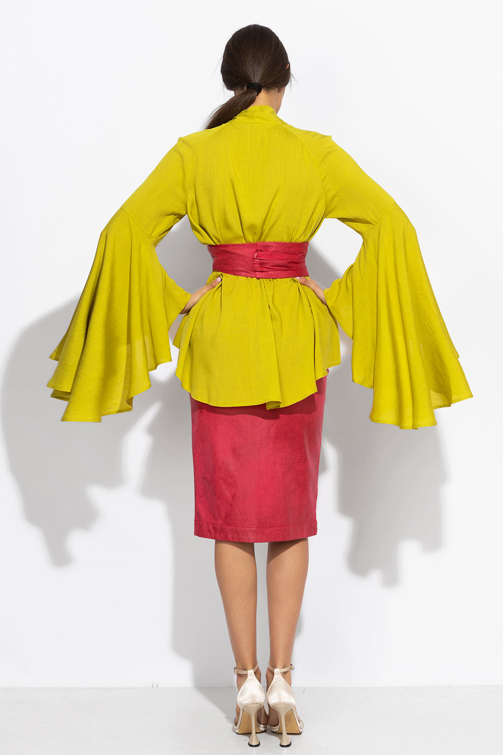 SUEDE-EFFECT CYCLAMEN WRAP SKIRT - ESSENTIALS JIORO АСИМЕТРИЧНА ПОЛА ОТ МАТЕРИЯ С ВЕЛУРЕН ЕФЕКТ В ЦВЯТ ЦИКЛАМА – ESSENTIALS JIORO