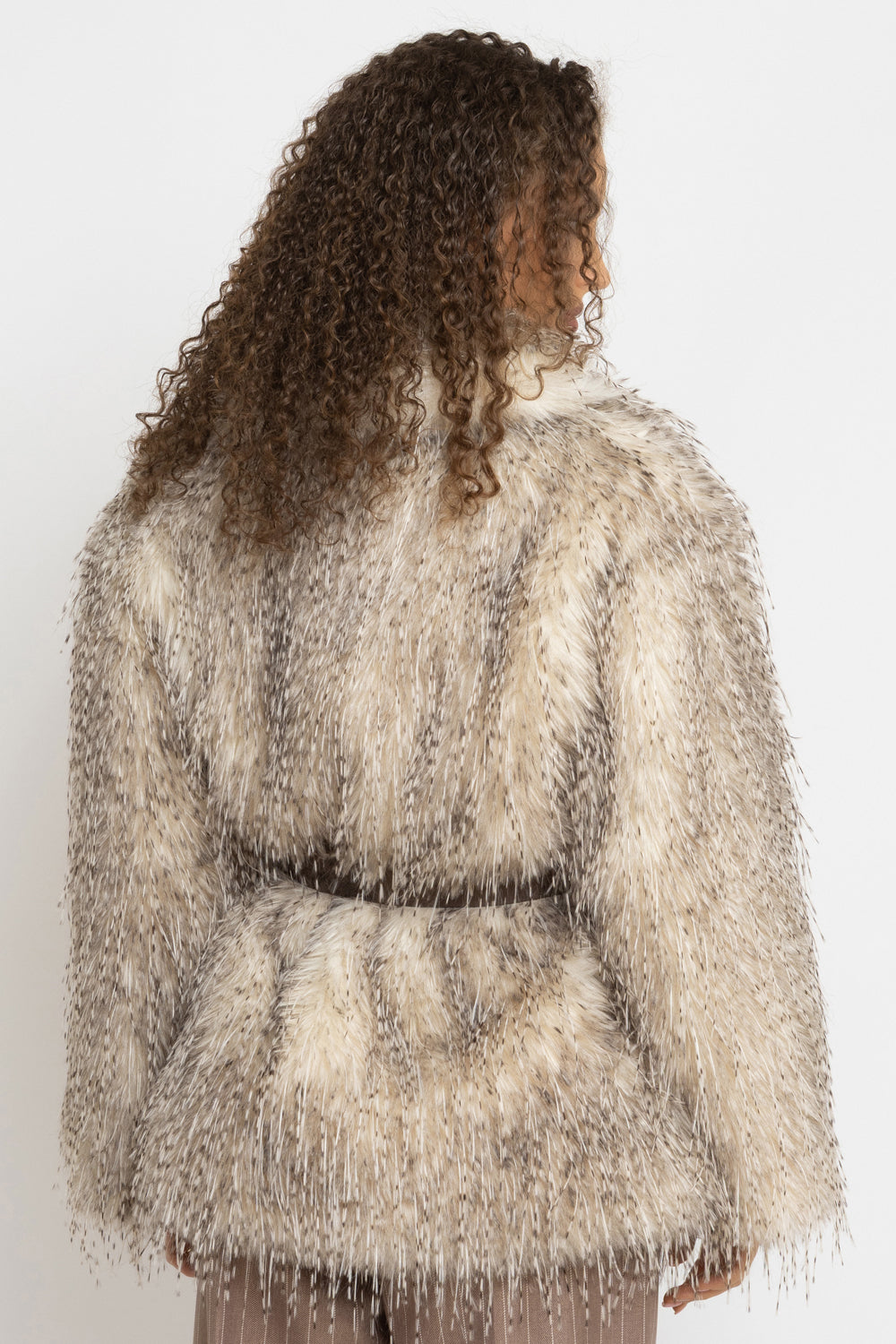 OVERSIZED FAUX FUR COAT WITH LARGE SHAWL COLLAR AND BELT IN LUNGO OWL COLOR - ESSENTIALS