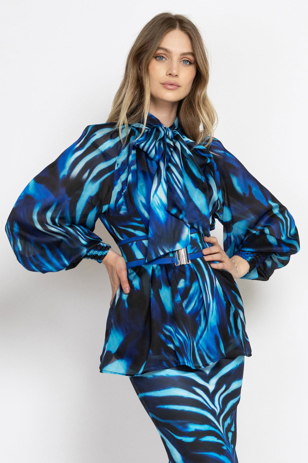 BOHEMIAN BLOUSE WITH PUFF SLEEVES AND TIE-FRONT COLLAR - SHADES OF BLUE JIORO БОХЕМСКА РИЗА ОТ ШИФОН С БОГАТИ РЪКАВИ И ВРЪЗКА - SHADES OF BLUE JIORO