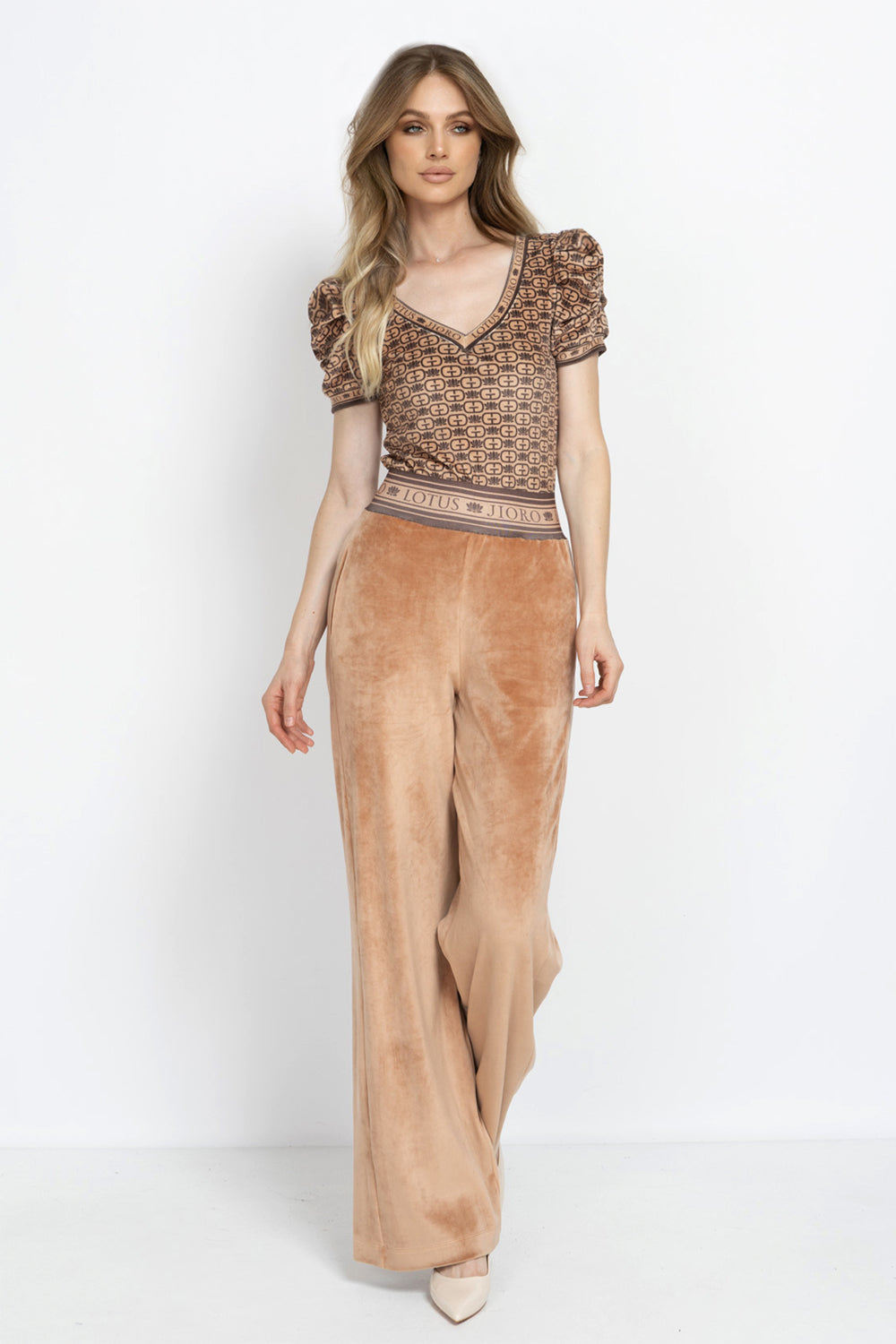 SAND VELVET WIDE-LEG TROUSERS - ESSENTIALS