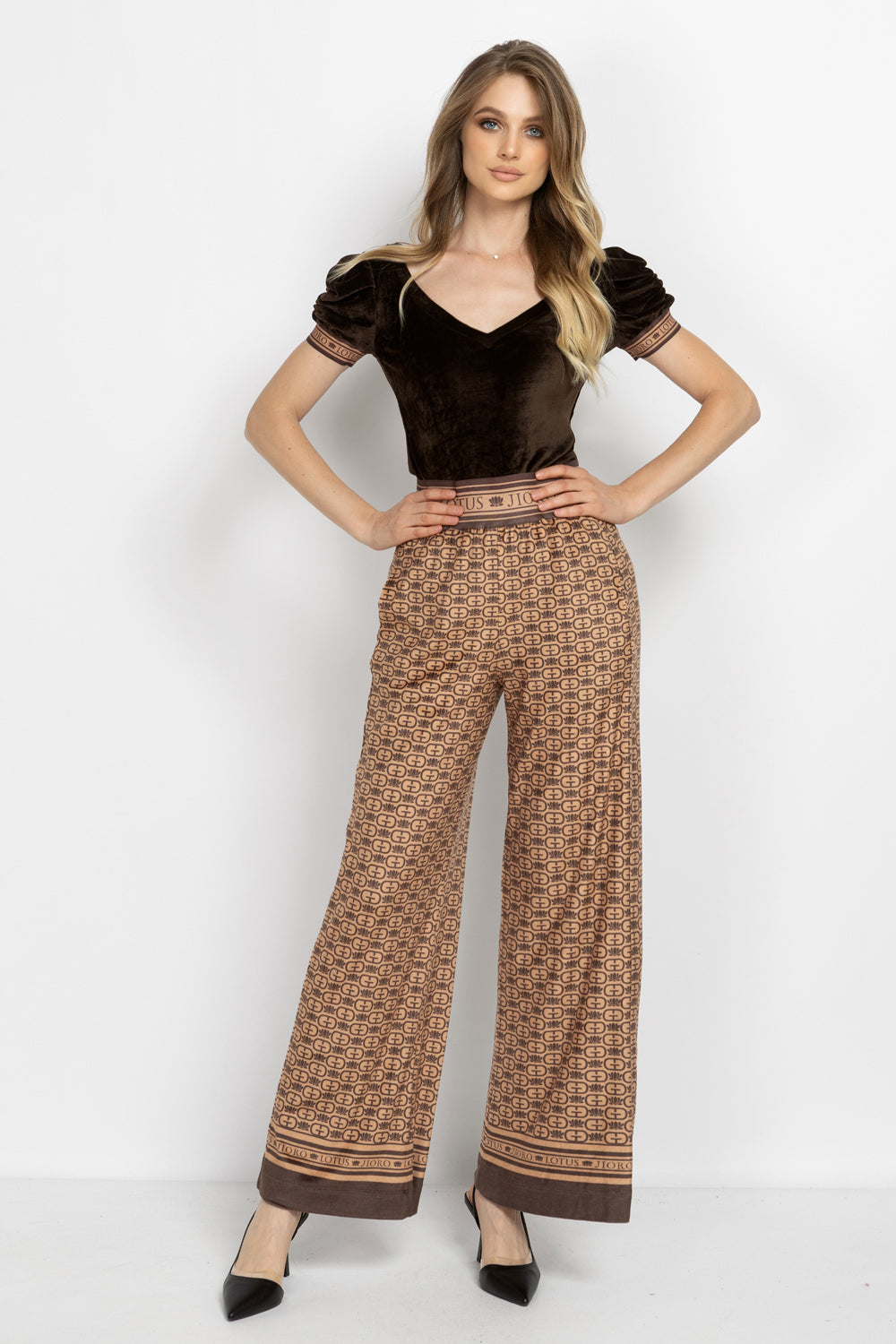 V-NECK VELVET TOP WITH PUFF SLEEVES MOCHA MOUSSE LOGO TRIM - ESSENTIALS